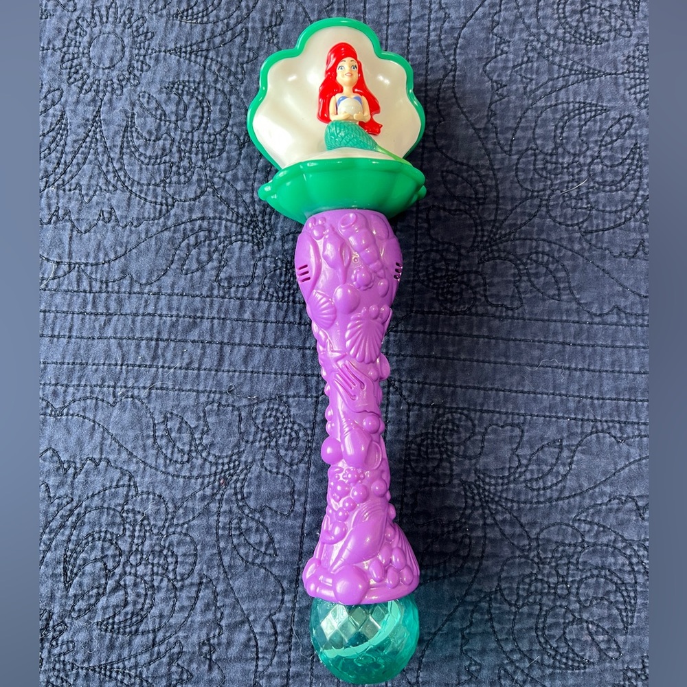 Disney Parks The Little Mermaid Princess Ariel Light Up Musical Bubble Wand